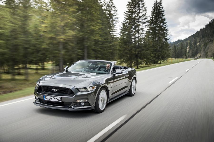  Ford Mustang GT Convertible 2015 года  (EU) (фото 3 из 32)
